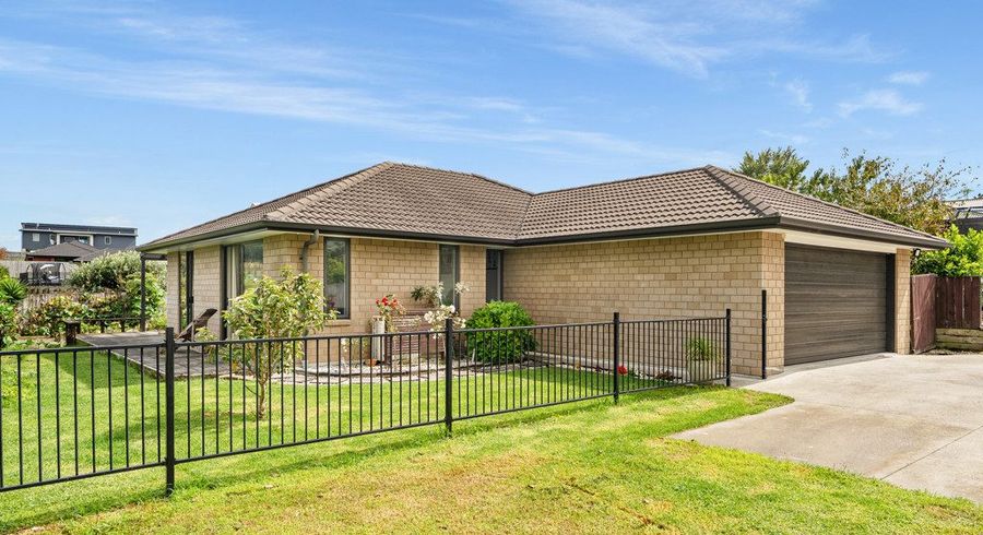  at 8 Ballintoy Park Drive, Welcome Bay, Tauranga, Bay Of Plenty
