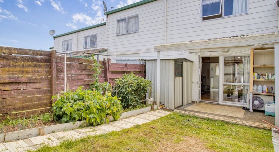  at 35 Fred Woodward Place, Mount Roskill, Auckland City, Auckland