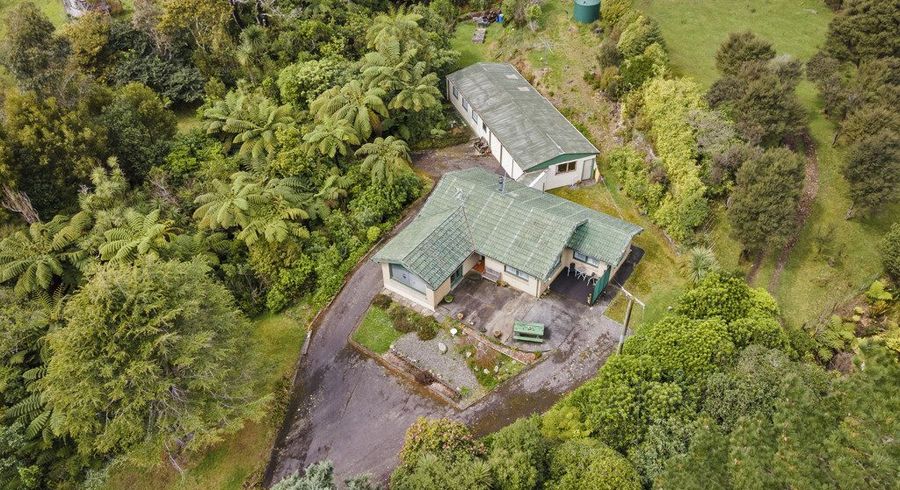 at 977 Coast Road, Wainuiomata Coast, Lower Hutt