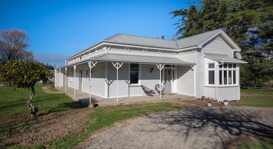  at 1764 Kimbolton Road, Cheltenham
