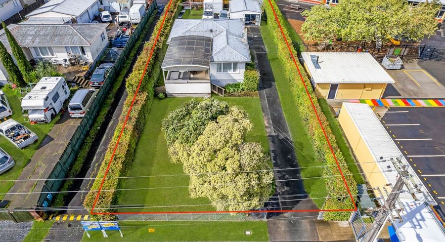  at 32 Ribblesdale Road, Henderson, Waitakere City, Auckland