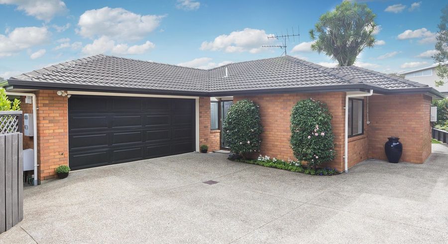  at 8A Kinder Place, Meadowbank, Auckland