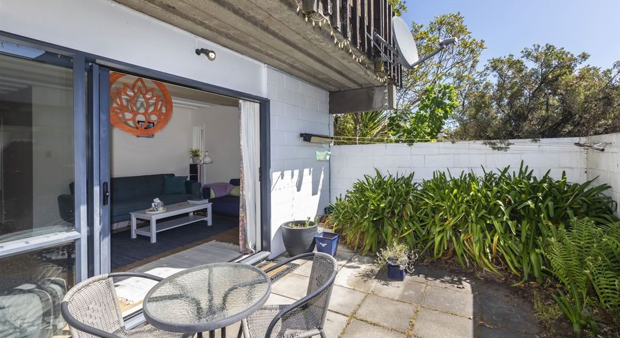  at 2/25 Winchester Street, Merivale, Christchurch