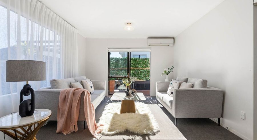  at 2/136 Moore Street, Howick, Manukau City, Auckland