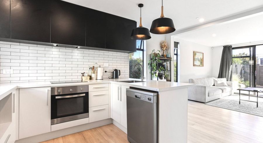  at 1/8 New Brighton Road, Shirley, Christchurch City, Canterbury