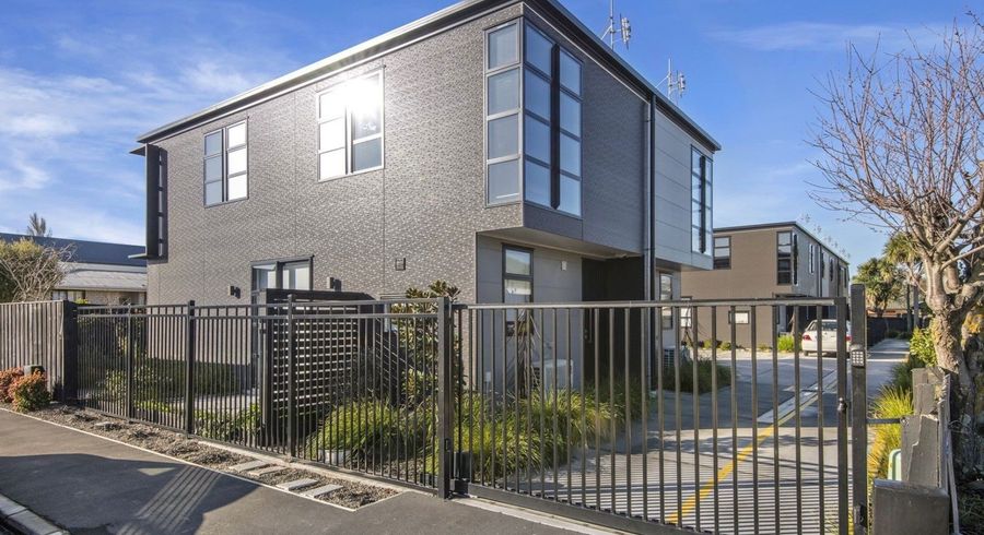  at 2/68 Barbour Street, Waltham, Christchurch City, Canterbury