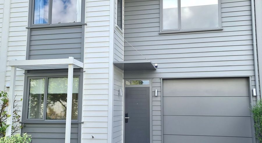 at 24 Kamana Road, Flat Bush, Auckland