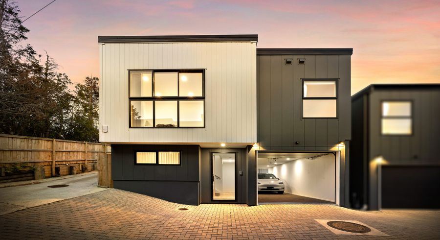  at 296A East Coast Road, Forrest Hill, Auckland