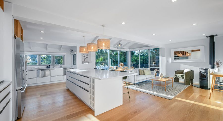  at 22 Woodfern Crescent, Titirangi, Auckland