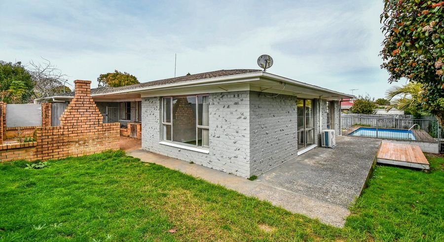  at 15 Honey Place, Weymouth, Manukau City, Auckland