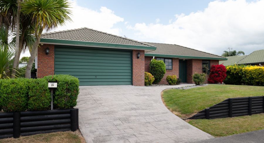  at 19 Waiwherowhero Drive, Saint Andrews, Hamilton