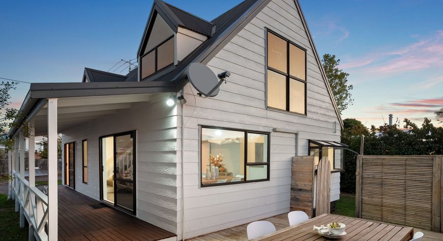  at 2/6 Lancaster Road, Beach Haven, North Shore City, Auckland