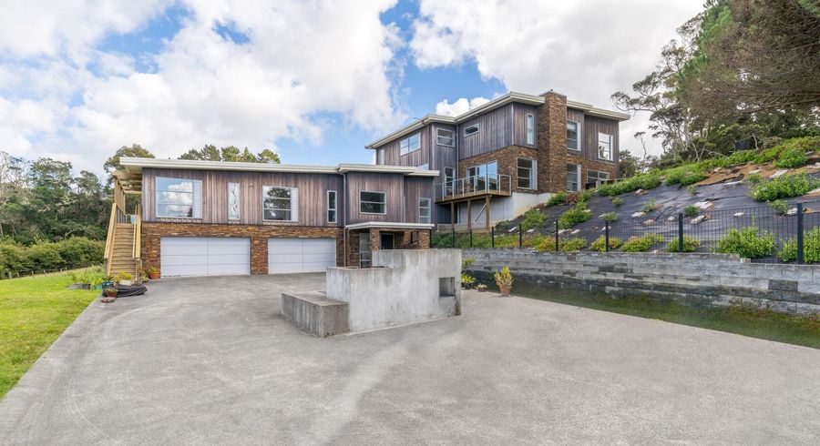  at Paremoremo, North Shore City, Auckland