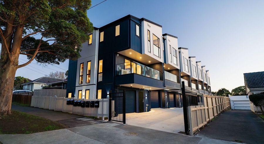  at 182 Tripoli Road, Point England, Auckland City, Auckland