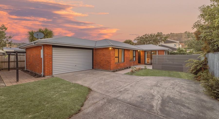  at 2/47 Celia Street, Redcliffs, Christchurch