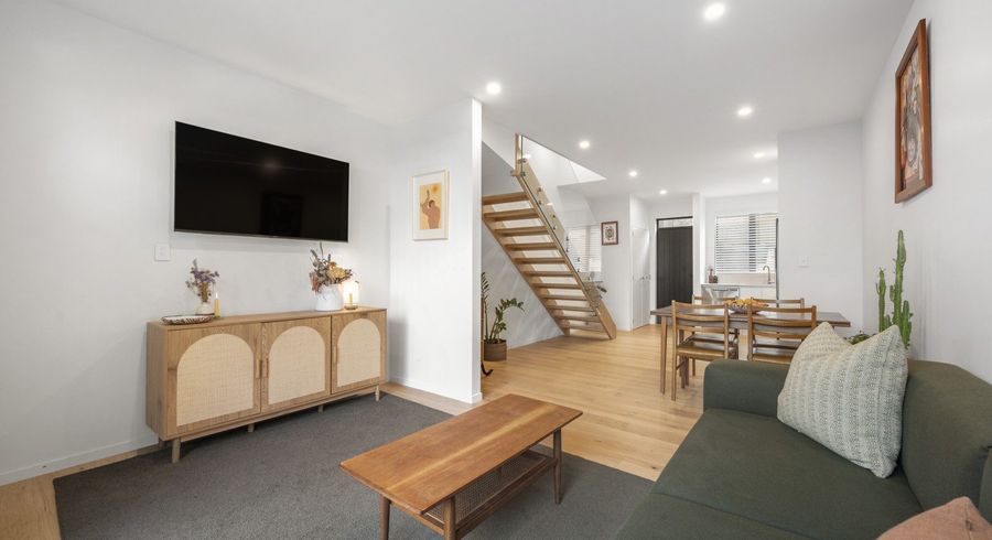  at 8C Ferry Road, Days Bay, Lower Hutt, Wellington