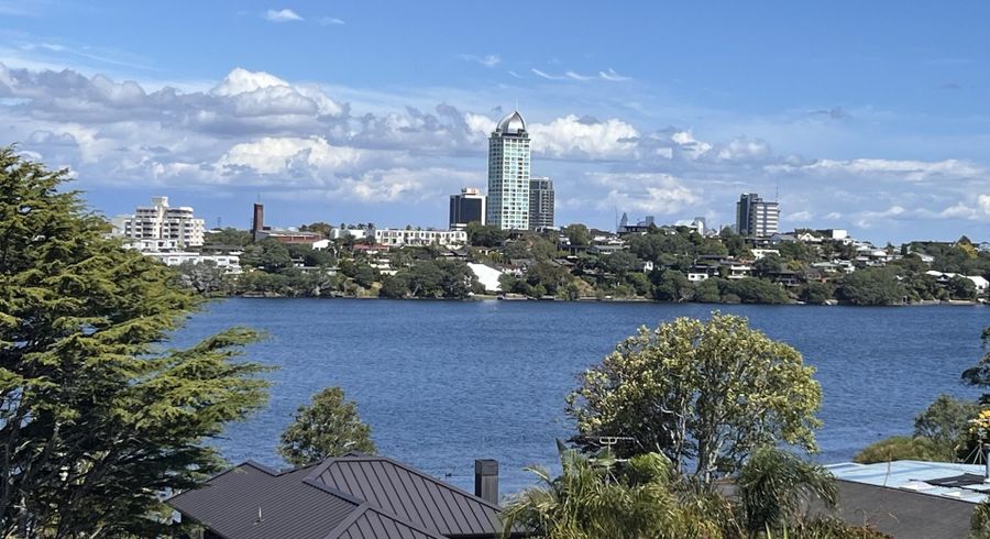  at 9/72 Kitchener Road, Milford, Auckland