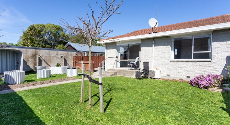  at 2/46 Aldwins Road, Woolston, Christchurch City, Canterbury