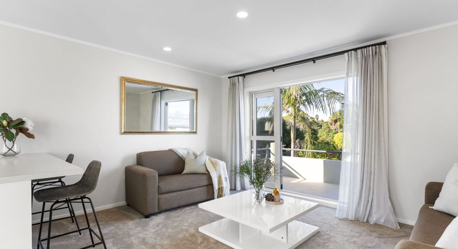  at 5/18 Parr Terrace, Castor Bay, North Shore City, Auckland