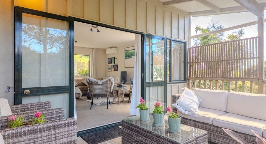  at 10 Hobson Terrace, Onetangi, Waiheke Island, Auckland