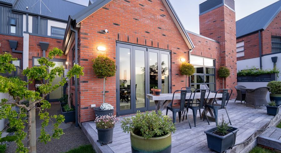  at 9 Garland Lane, Leamington, Cambridge