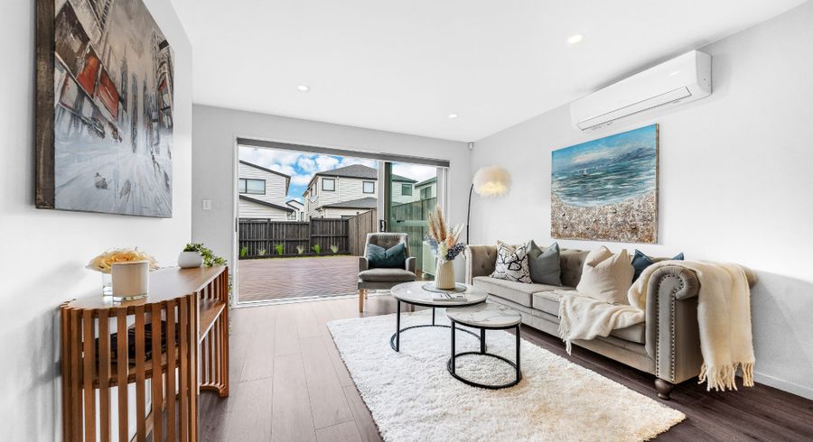  at 7  Freshland Drive, Flat Bush, Manukau City, Auckland