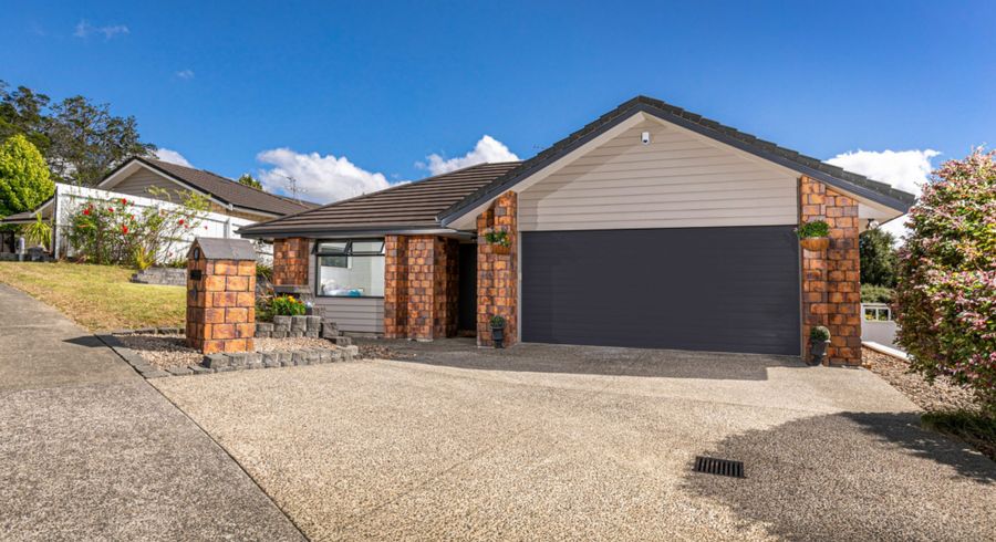  at 4 Clapton Place, Henderson, Waitakere City, Auckland