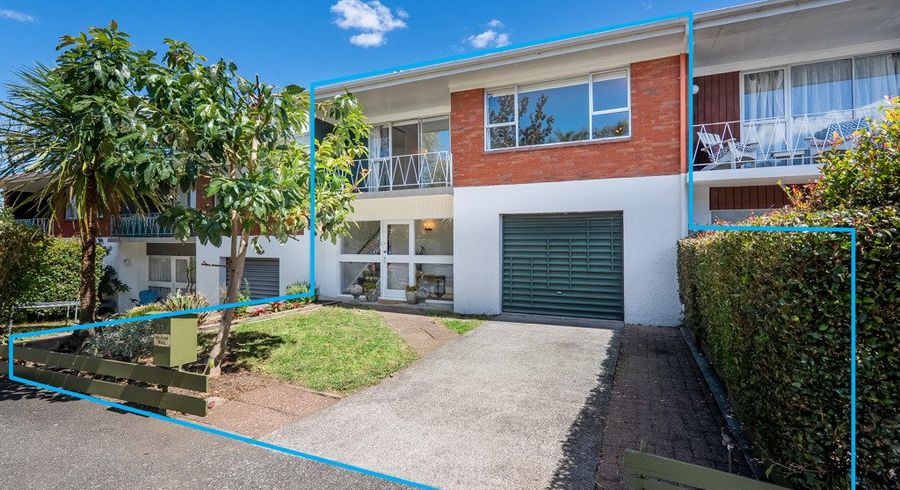  at 33 Ashton Road, Mount Eden, Auckland