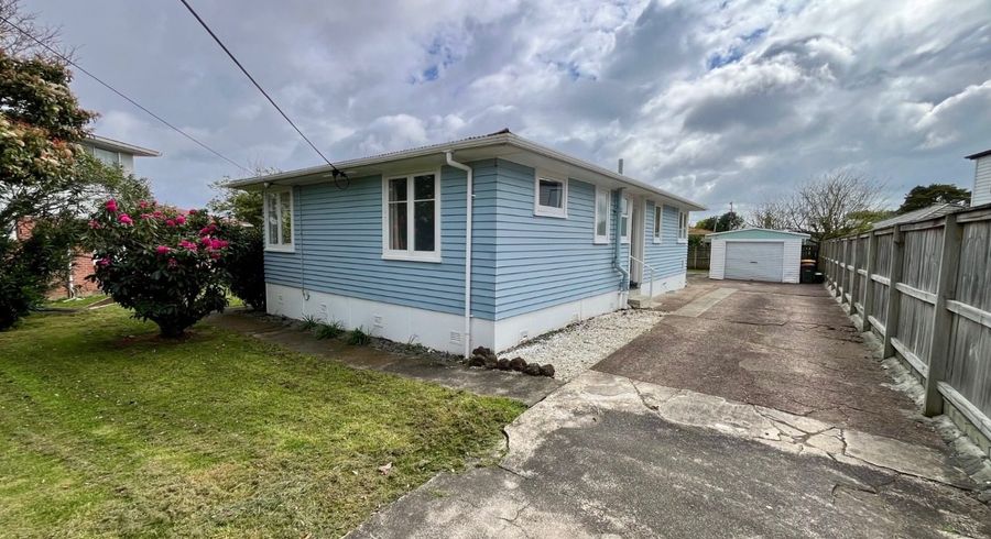  at 6 Hurley Place, Kelston, Waitakere City, Auckland