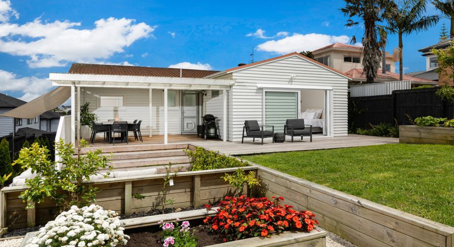  at 21 Lyttelton Avenue, Forrest Hill, North Shore City