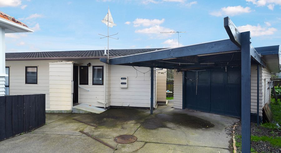  at 2/30 Fraser Road, Narrow Neck, North Shore City, Auckland