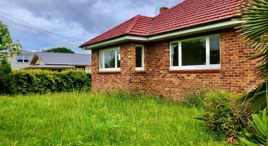  at 3 Invermay Avenue, Mount Roskill, Auckland City, Auckland