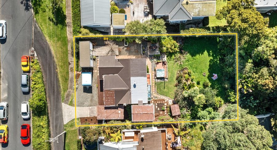 at 5 Bank Street, Hillcrest, North Shore City, Auckland