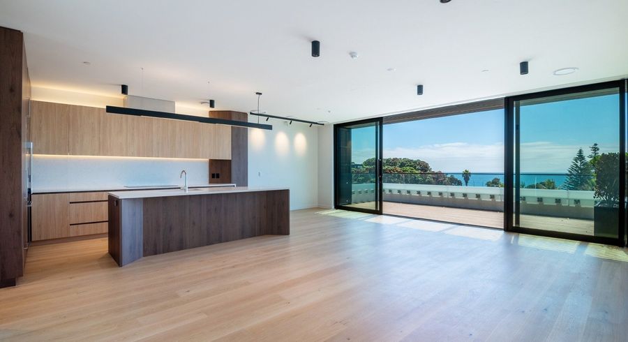  at 17/423-427 Beach Road, Mairangi Bay, North Shore City, Auckland