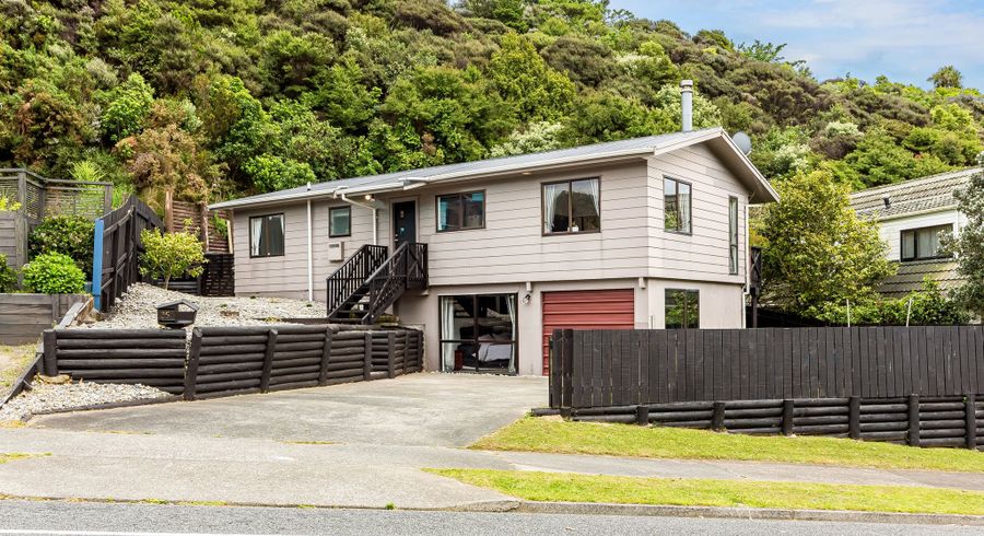  at 35 Omapere Street, Whitby, Porirua, Wellington