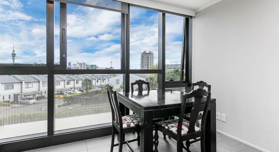  at 2T/16 Burton Street, Grafton, Auckland City, Auckland