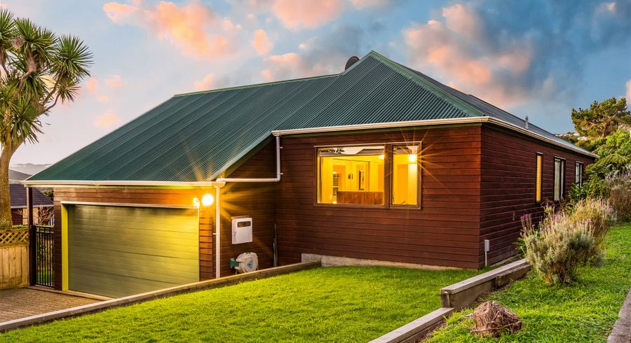  at 1 Kinnel Grove, Papakowhai, Porirua