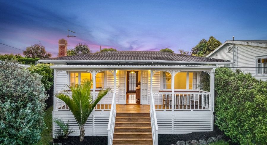  at 1/113 Glendale Road, Glen Eden, Auckland