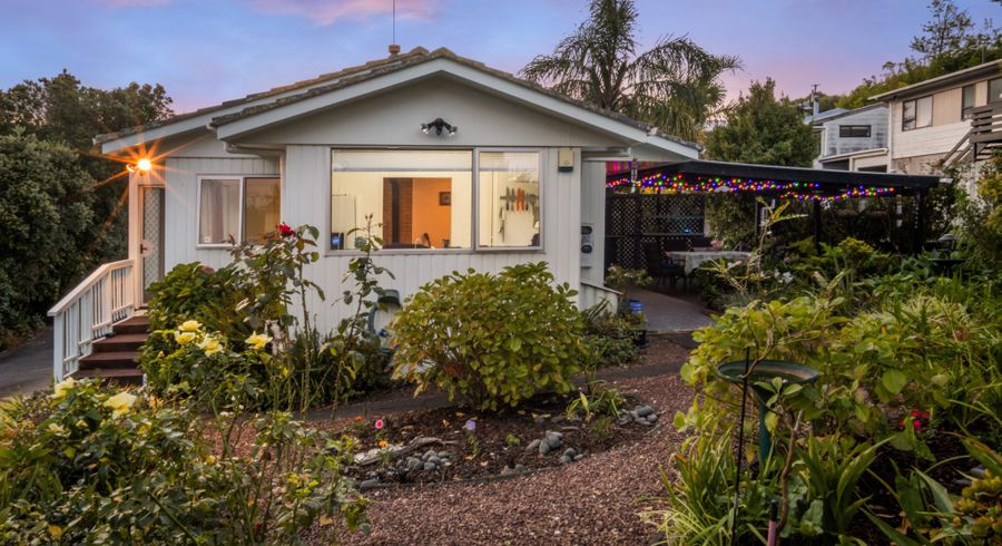  at 1/33 Cyclarama Crescent, Massey, Waitakere City, Auckland