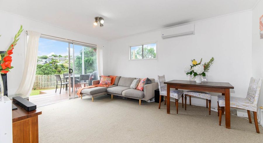  at 2/120 Lynbrooke Avenue, Blockhouse Bay, Auckland