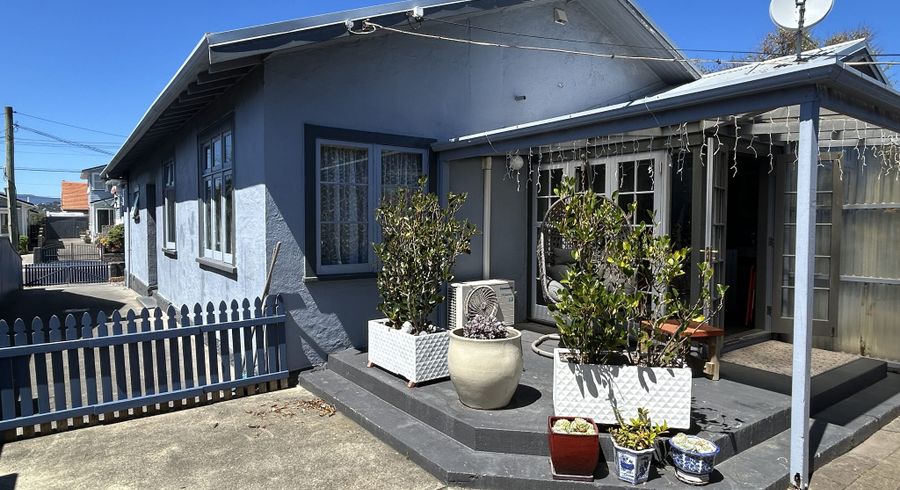  at 7 Palm Avenue, Lyall Bay, Wellington
