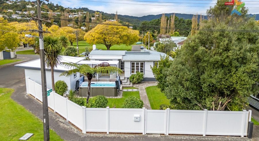  at 10 Golf Road, Manor Park, Lower Hutt, Wellington