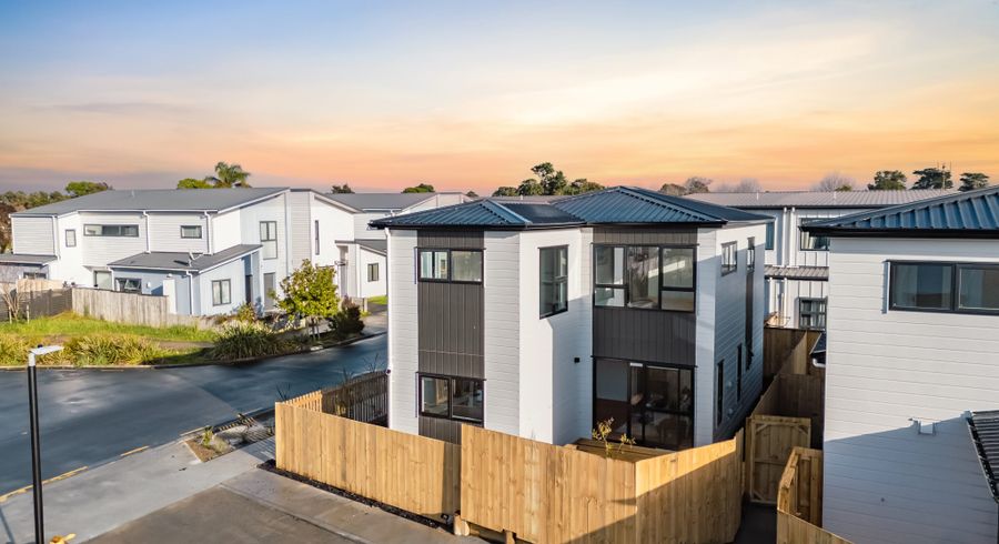 at 1/32 Tapuwae Way, Mangere Bridge, Manukau City, Auckland