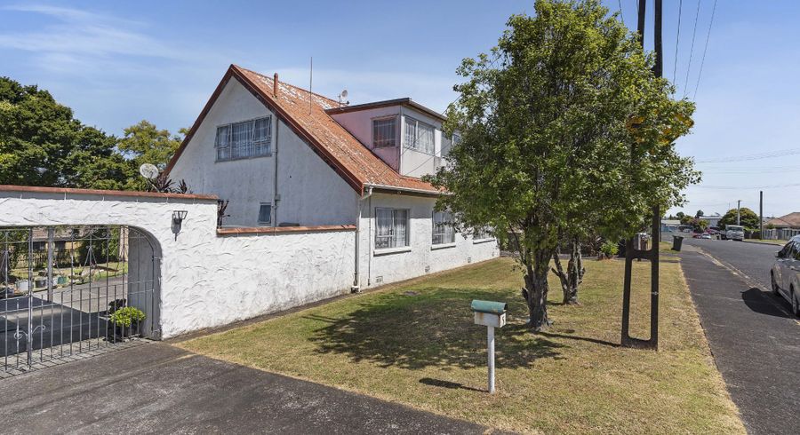  at 5 Kelvyn Grove, Hillpark, Auckland
