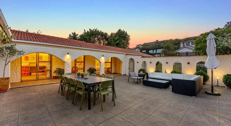  at 84 Chelsea View Drive, Chatswood, North Shore City, Auckland