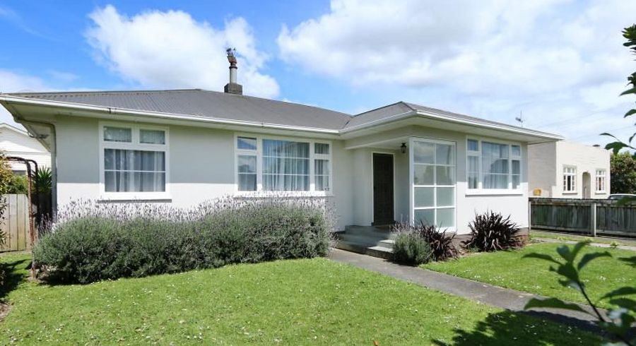  at 166 College Street, West End, Palmerston North, Manawatu / Whanganui