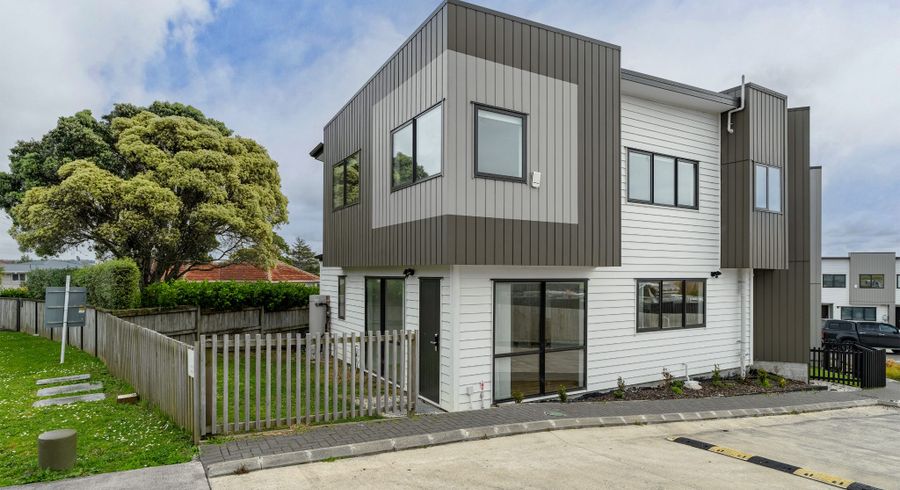  at 1/25 Vodanovich Road, Te Atatu South, Waitakere City, Auckland