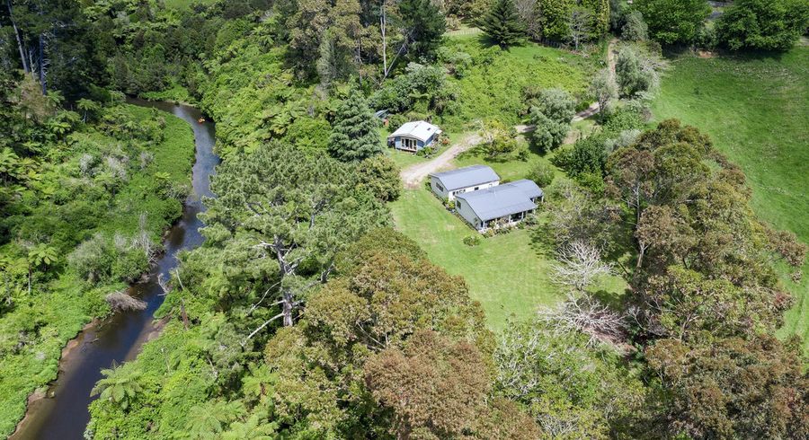  at 560 Old Highway, Whakamārama