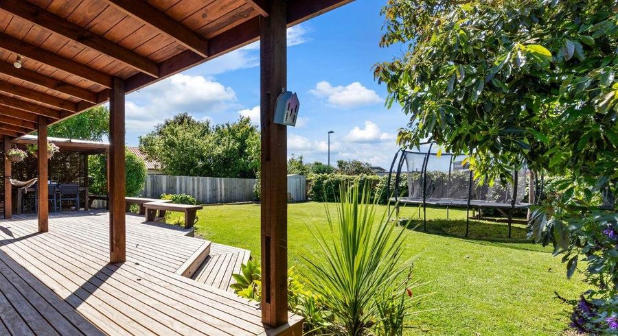  at 33 Hadley Wood Drive, Wattle Downs, Manukau City, Auckland