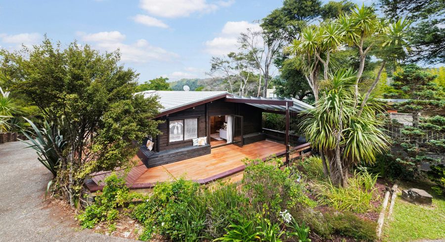  at 1062 Scenic Drive North, Swanson, Waitakere City, Auckland